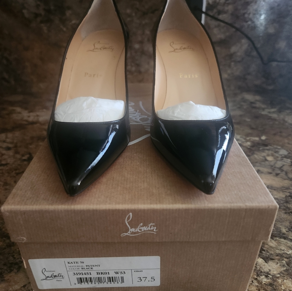 Heels - Picture 2 of 3
